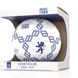 一个品牌足球，包装在一个展示盒中，盒子上印有“Brandtown Sportclub Since 1910”的标志。包装上贴有PrioSpot®激光光刻防伪标签，该标签结合了显性和隐性防伪功能，能够无缝验证产品真伪。该标签能够确保球品真，增强消费者信任。